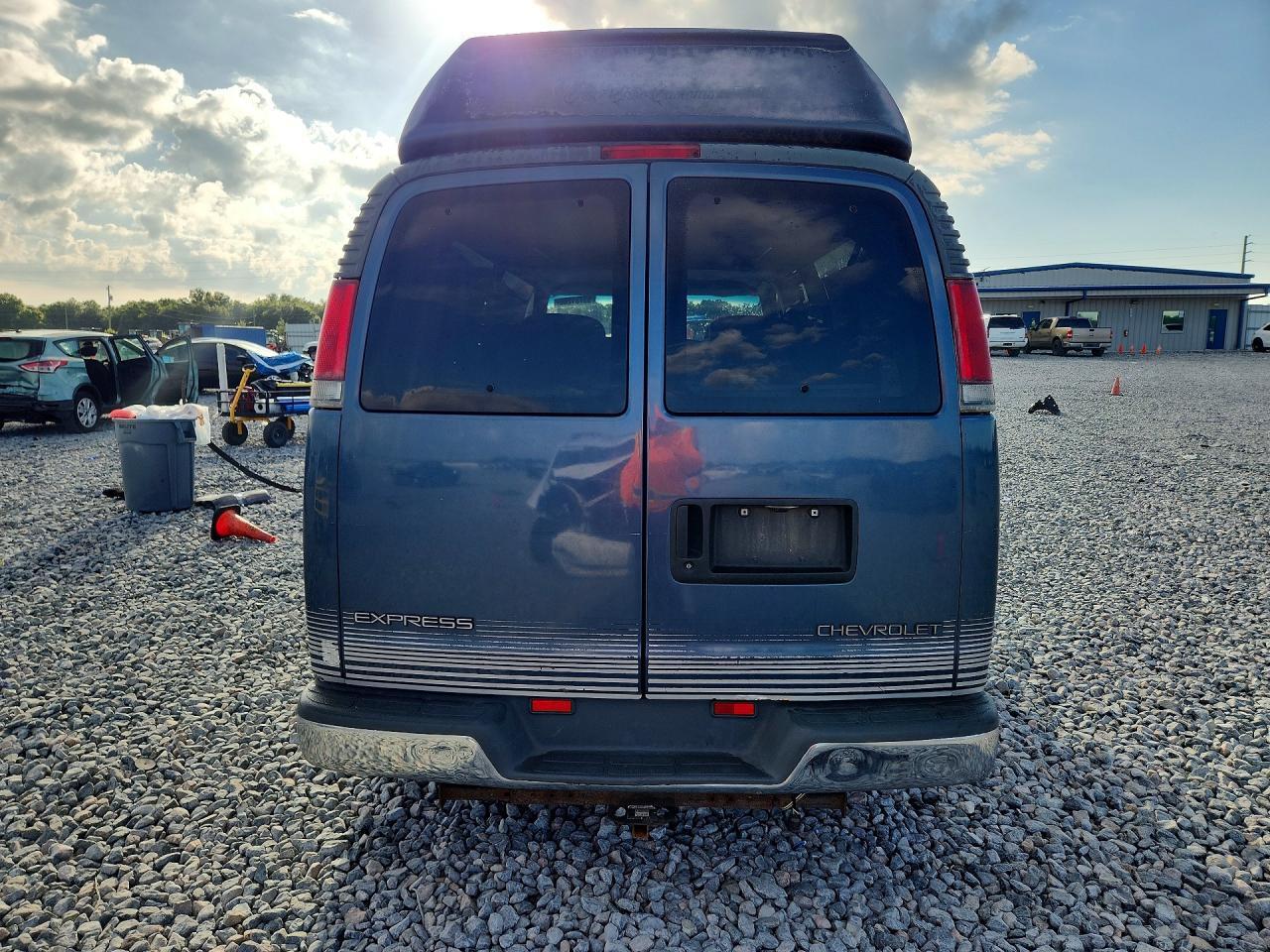 1999 CHEVROLET EXPRESS G1500 — Фото 6 из 12