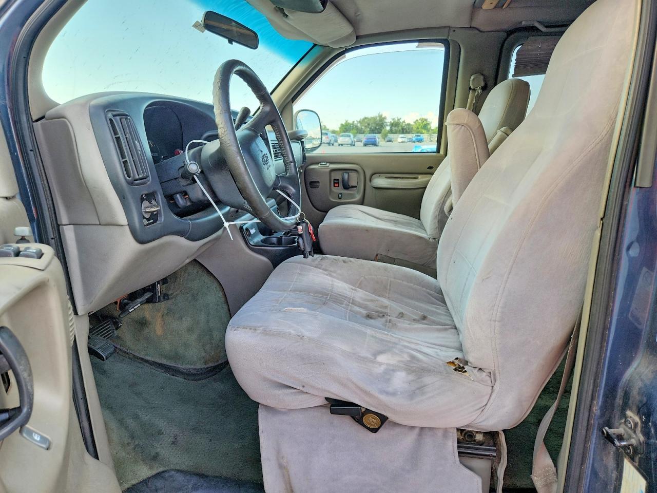 1999 CHEVROLET EXPRESS G1500 — Фото 7 из 12