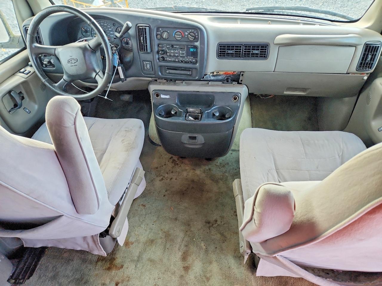1999 CHEVROLET EXPRESS G1500 — Фото 8 из 12