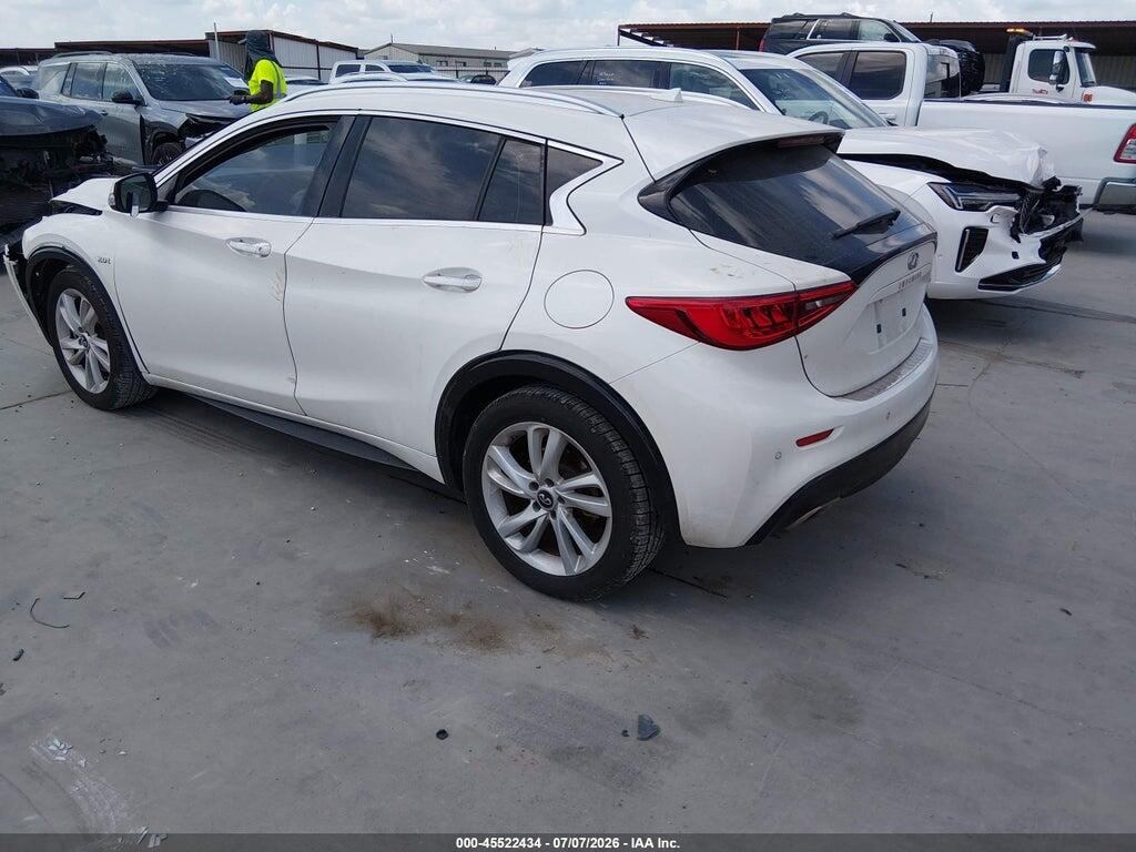 SJKCH5CP6JA045111 2018 INFINITI QX30 photo no. 3