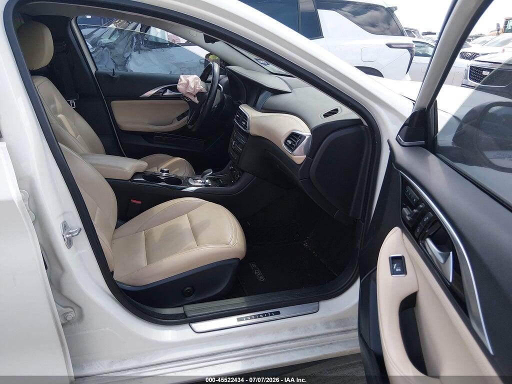 SJKCH5CP6JA045111 2018 INFINITI QX30 photo no. 5
