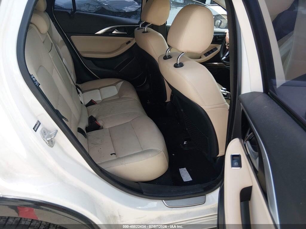 SJKCH5CP6JA045111 2018 INFINITI QX30 photo no. 8