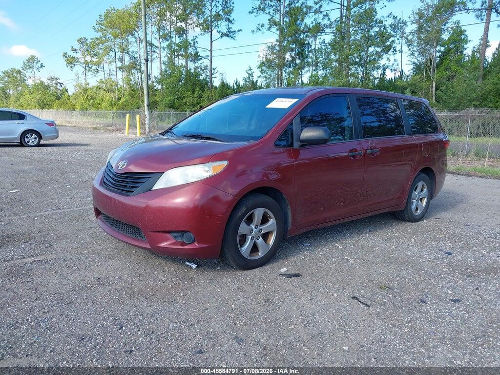 5TDZZ3DC7HS798668 2017 TOYOTA SIENNA photo no. 2