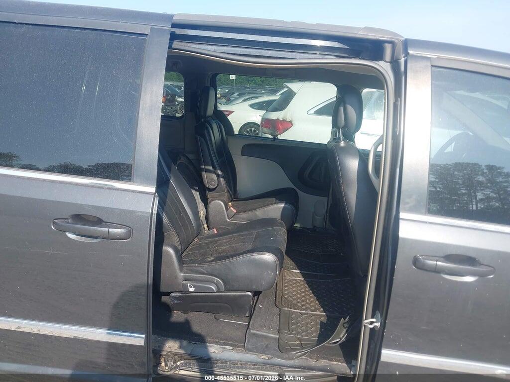 2A4RR8DG8BR796762 2011 CHRYSLER TOWN & COUNTRY photo no. 8