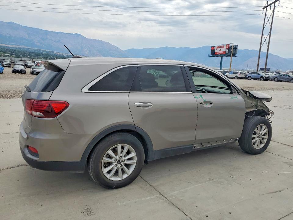 2019 KIA SORENTO LX V6 — Фото 3 из 13