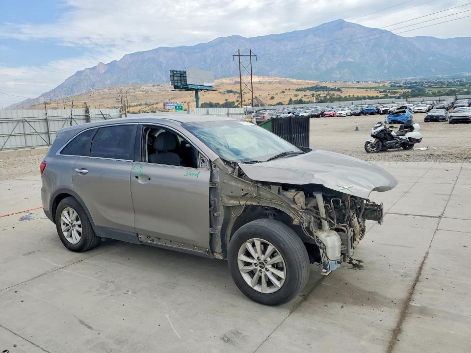 2019 KIA SORENTO LX V6 — Фото 4 из 13