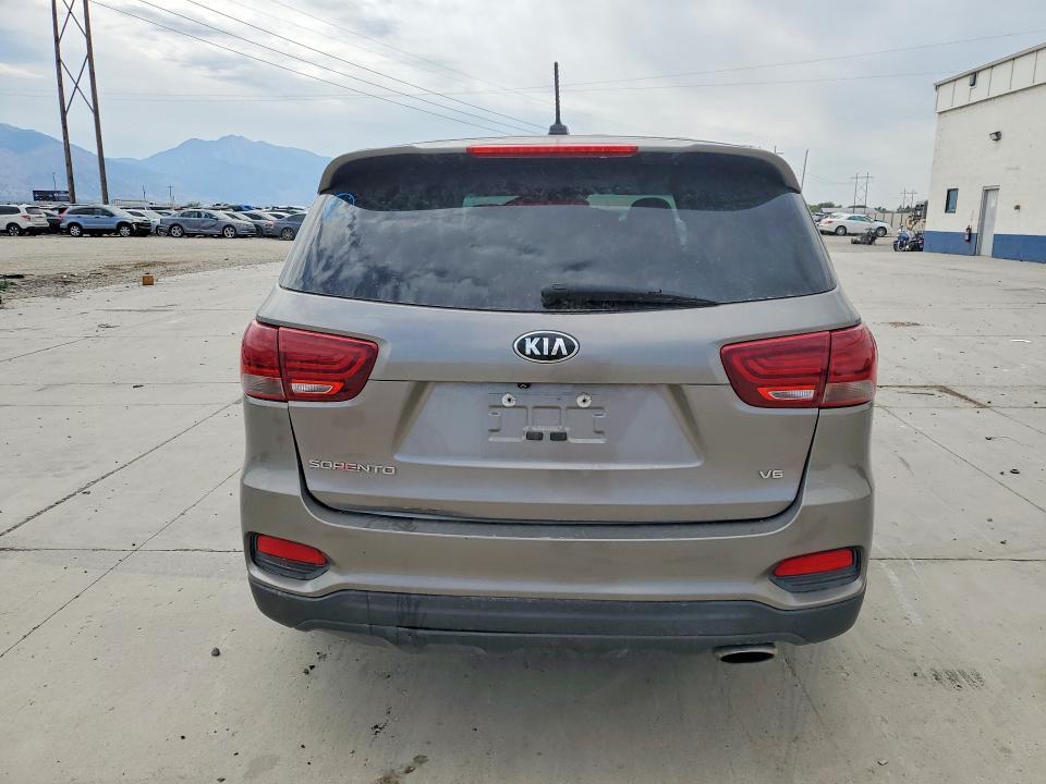2019 KIA SORENTO LX V6 — Фото 6 из 13