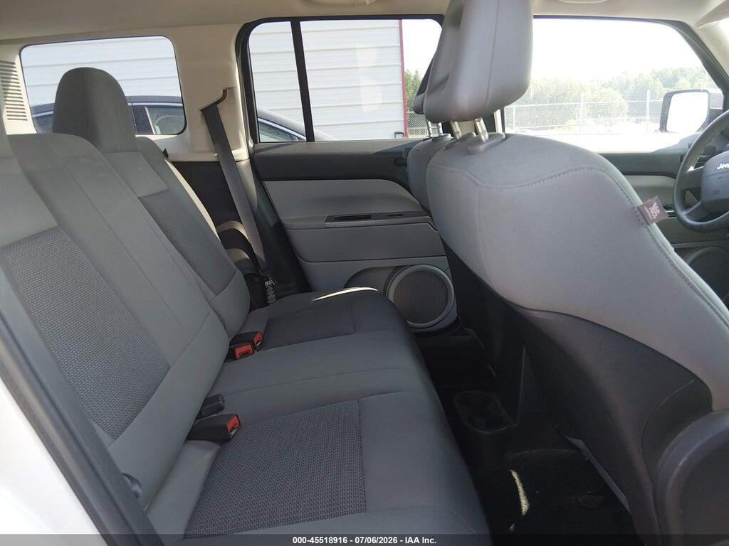 1J8FF28W57D365704 2007 JEEP PATRIOT photo no. 8