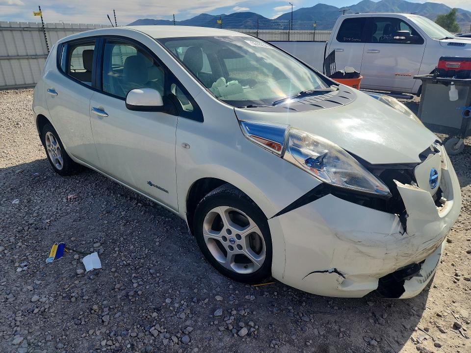 2012 NISSAN LEAF SV — Фото 4 из 12