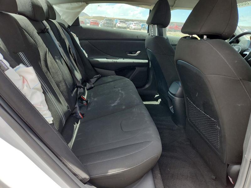 2025 HYUNDAI ELANTRA SEL — Фото 10 из 12