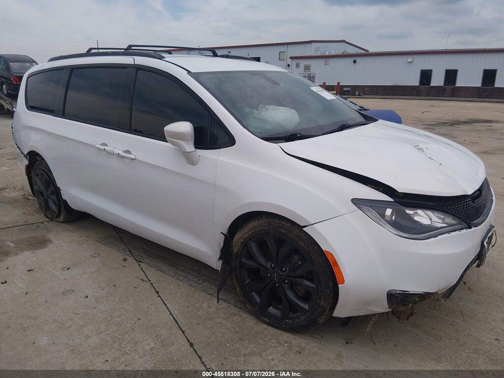 2C4RC1BG4JR155365 2018 CHRYSLER PACIFICA photo no. 1