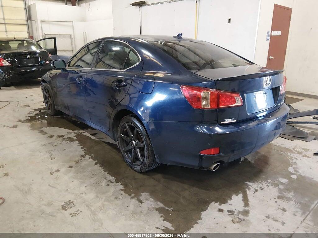JTHCF5C22C5059613 2012 LEXUS IS 250 photo no. 3