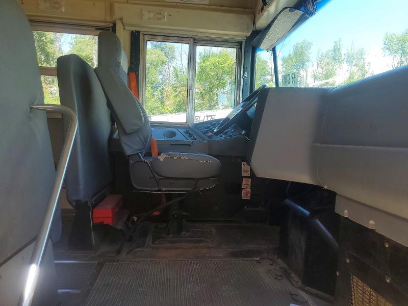 2014 IC CORPORATION CE SERIES SCHOOL - SCHOOL BUS — Фото 5 из 10