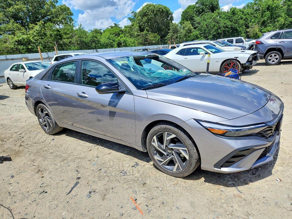KMHLM4DG8SU939047 2025 HYUNDAI ELANTRA photo no. 4