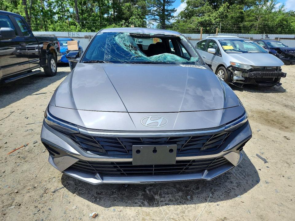 KMHLM4DG8SU939047 2025 HYUNDAI ELANTRA photo no. 5