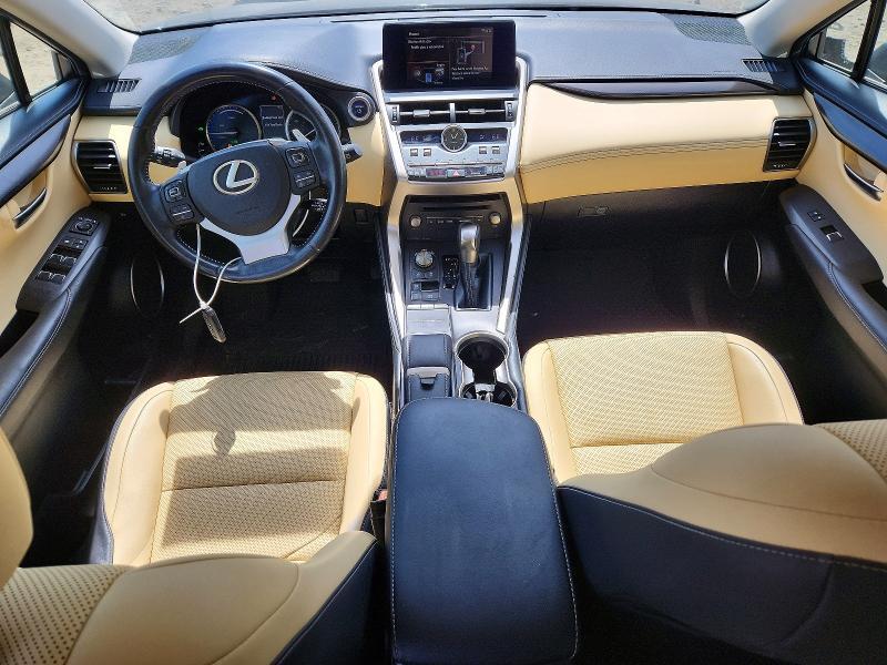 2019 LEXUS NX 300H — Фото 8 из 13