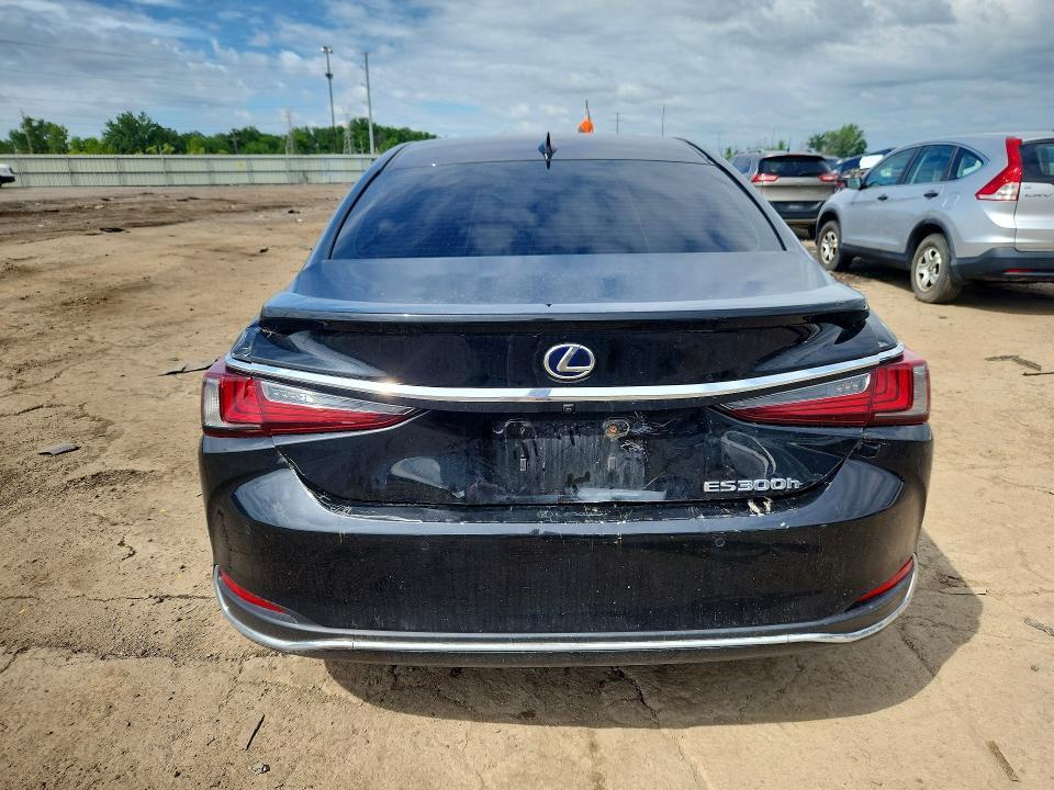 2019 LEXUS ES 300H — Фото 6 из 12