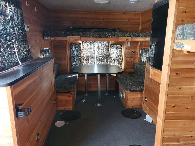 2015 AMERICAN SURPLUS ICE CASTLE CAMPER — Фото 6 из 10