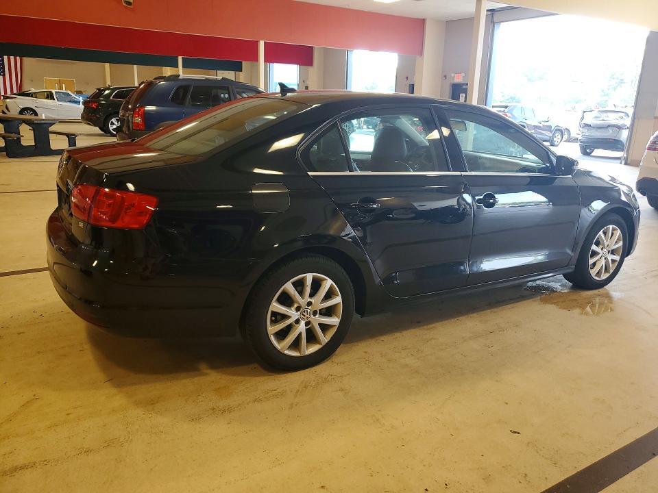 3VWD17AJ6EM330645 2014 VOLKSWAGEN JETTA photo no. 3