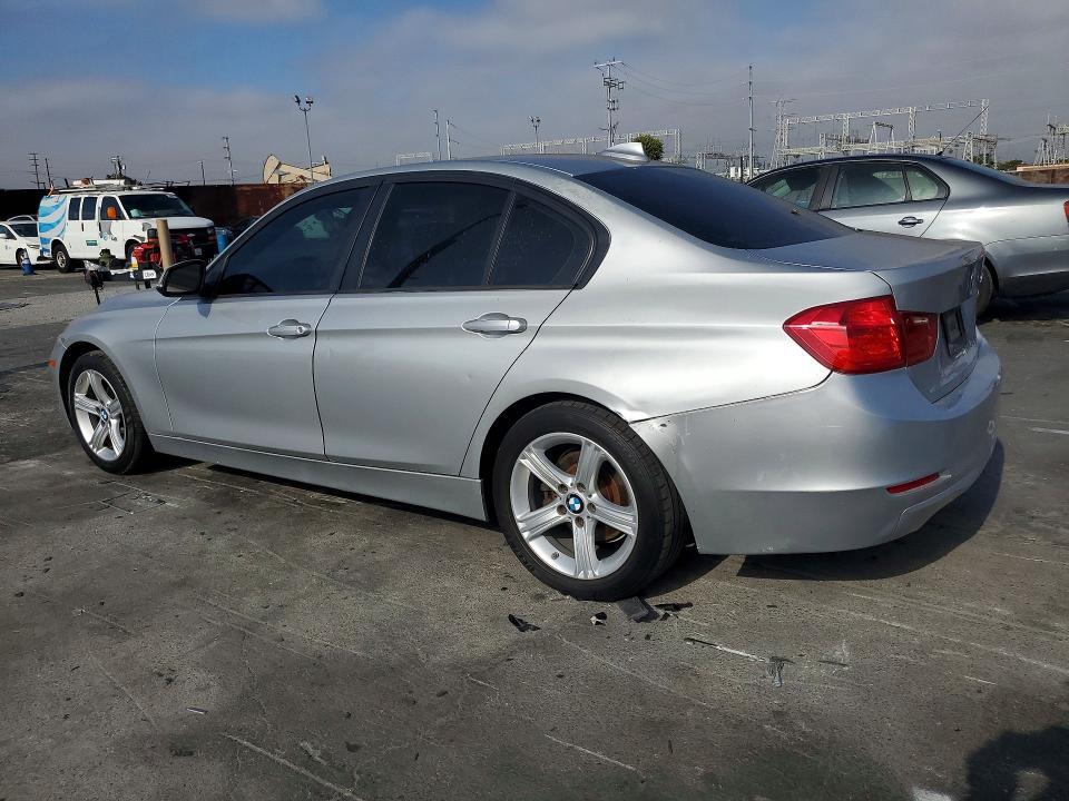 WBA3C1G53DNR44988 2013 BMW 328 photo no. 2