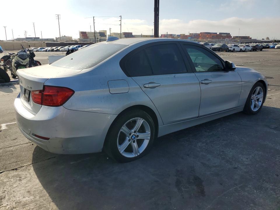 WBA3C1G53DNR44988 2013 BMW 328 photo no. 3