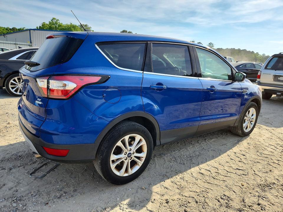 2017 FORD ESCAPE SE — Фото 3 из 13