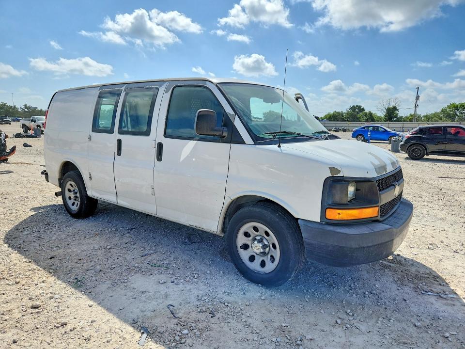 2013 CHEVROLET EXPRESS G1500 — Фото 4 из 13
