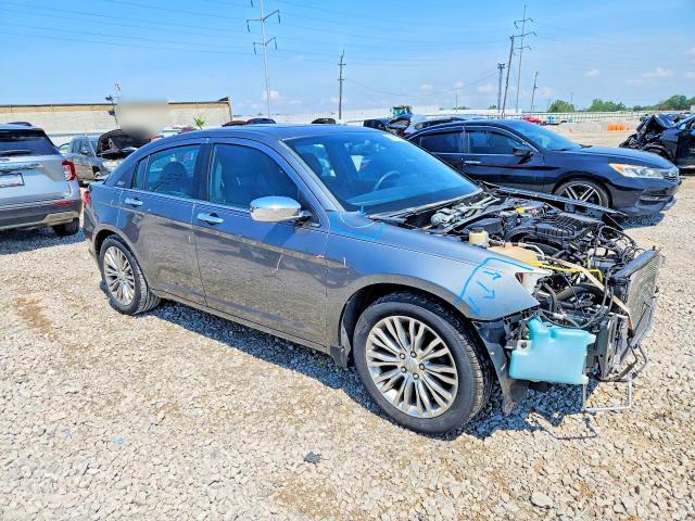 2013 CHRYSLER 200 LIMITED — Фото 4 из 13