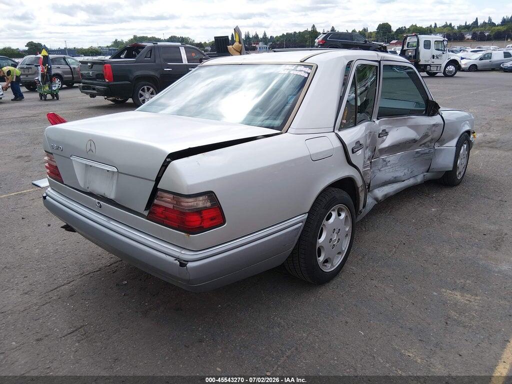 WDBEA32E7SC240952 1995 MERCEDES-BENZ E photo no. 4