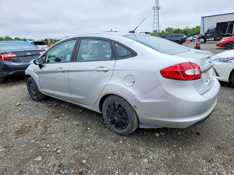 2013 FORD FIESTA S — Фото 2 из 12