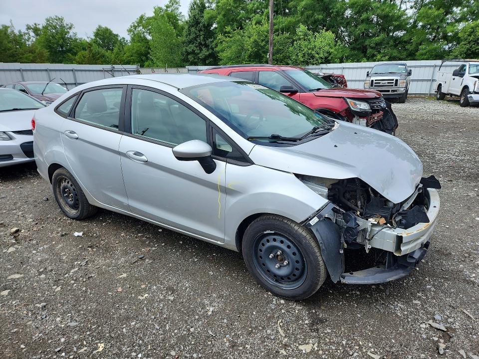 2013 FORD FIESTA S — Фото 4 из 12