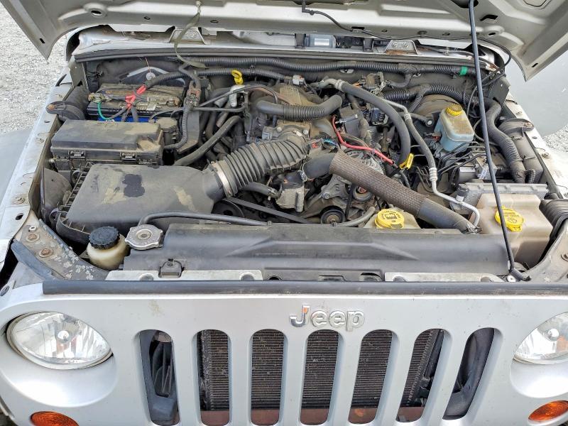 2010 JEEP WRANGLER UNLIMITED SPORT — Фото 11 из 12