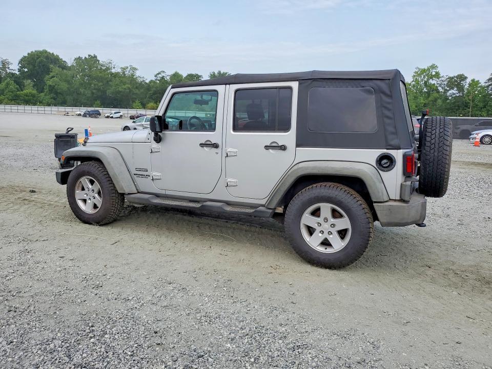 2010 JEEP WRANGLER UNLIMITED SPORT — Фото 2 из 12