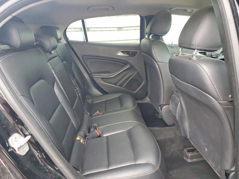 2015 MERCEDES-BENZ GLA 250 — Фото 10 из 12