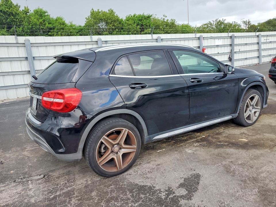 2015 MERCEDES-BENZ GLA 250 — Фото 3 из 12
