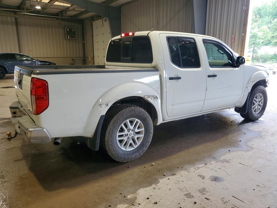 2017 NISSAN FRONTIER — Фото 3 из 13