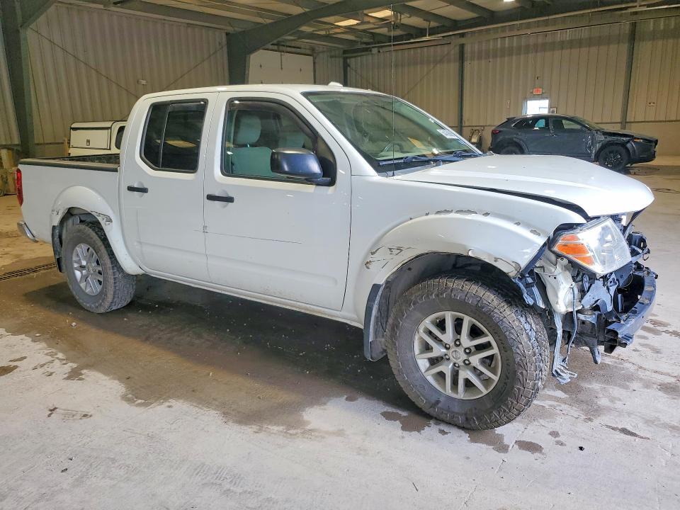 2017 NISSAN FRONTIER — Фото 4 из 13