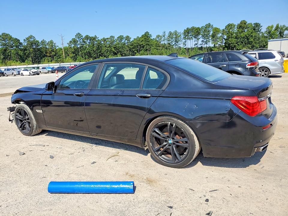 2012 BMW 750 LXI — Фото 2 из 12