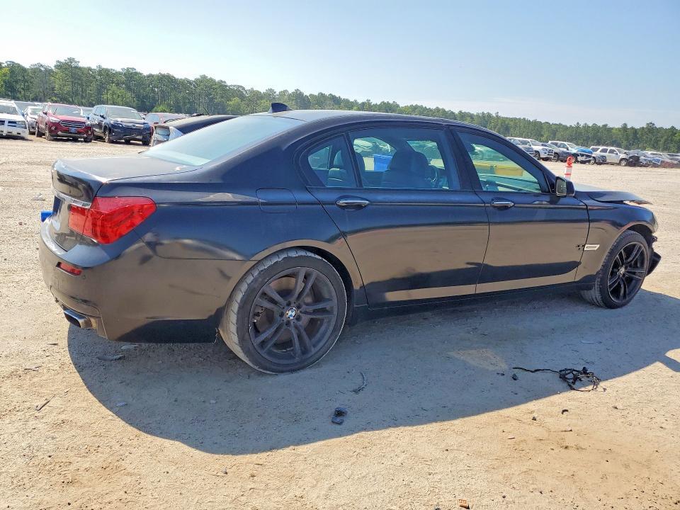 2012 BMW 750 LXI — Фото 3 из 12