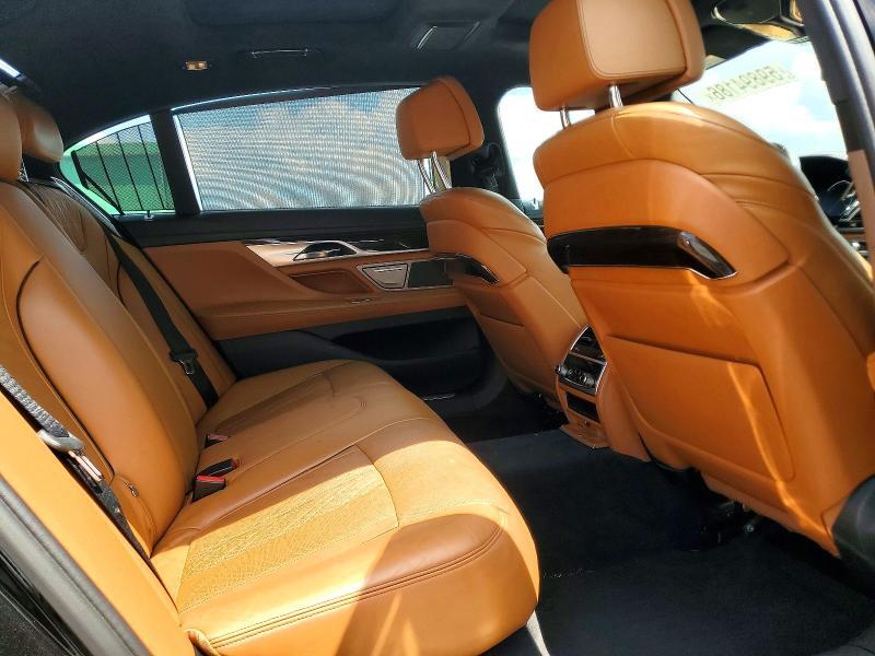 2016 BMW 740 I — Фото 10 из 12