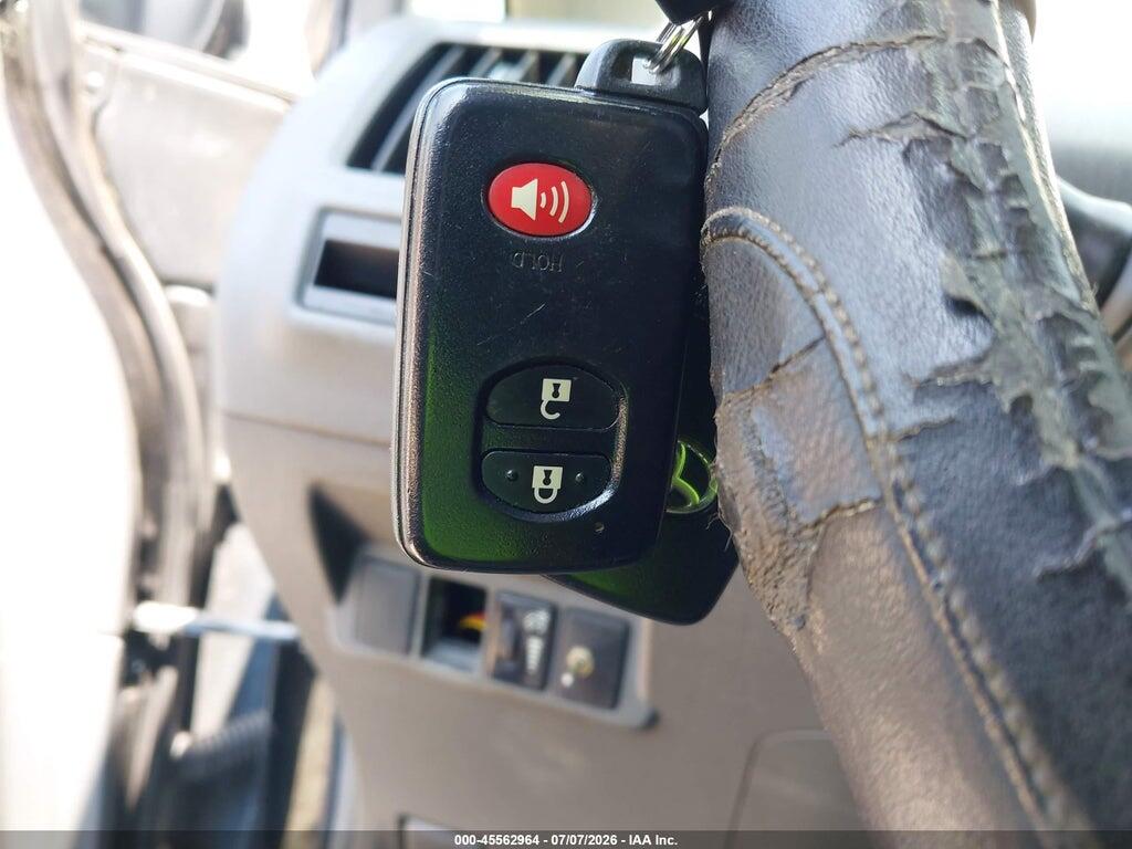 JTDZN3EU1D3222539 2013 TOYOTA PRIUS V photo no. 11
