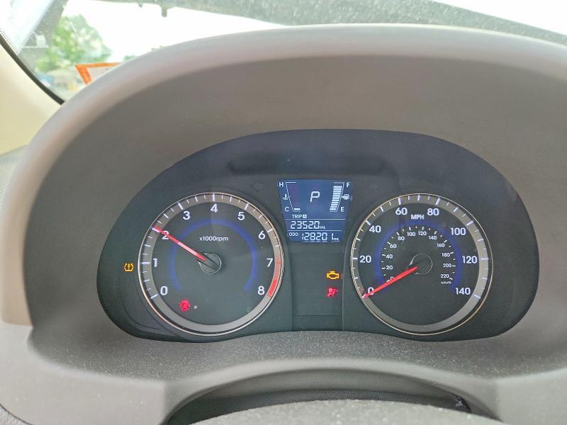2013 HYUNDAI ACCENT GLS — Фото 9 из 12