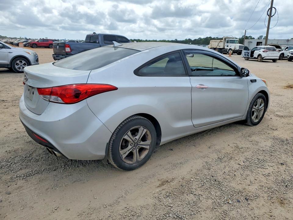 2013 HYUNDAI ELANTRA COUPE GS — Фото 3 из 12