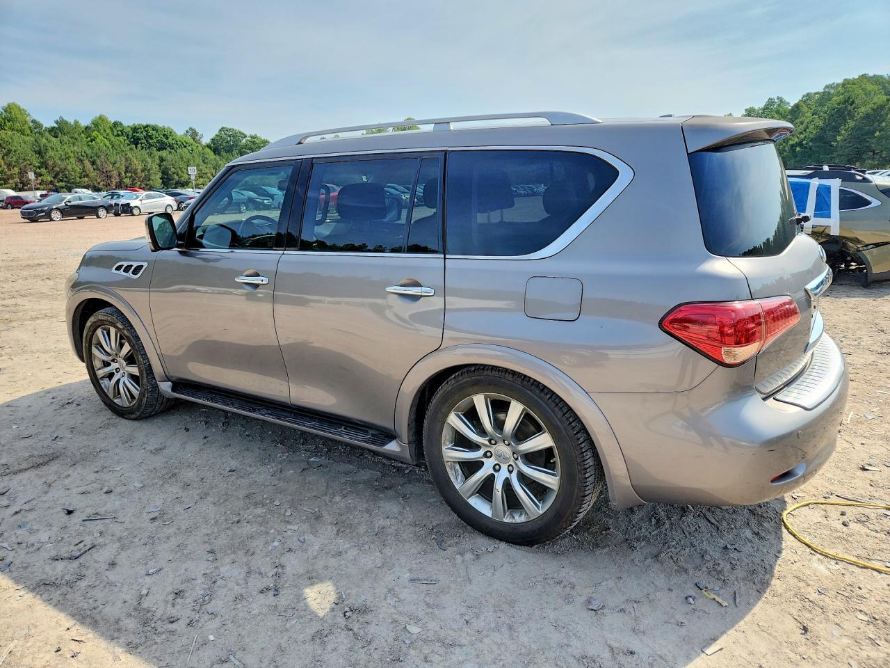 2013 INFINITI QX56 BASE — Фото 2 из 13