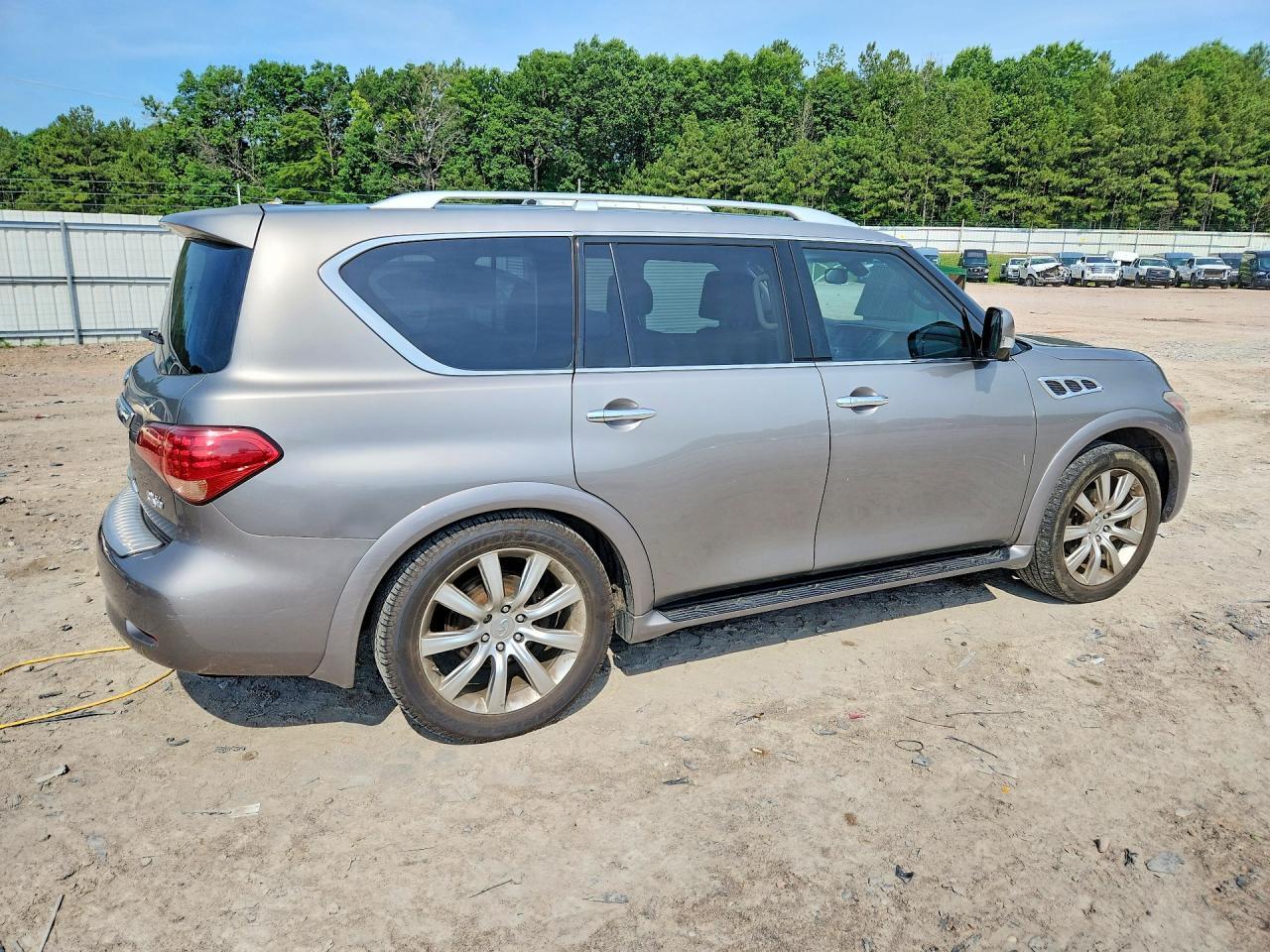 2013 INFINITI QX56 BASE — Фото 3 из 13