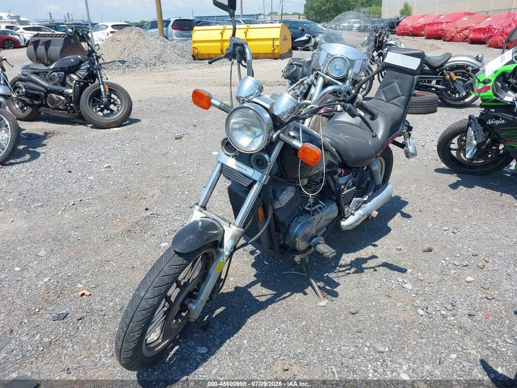 JH2PC0802FM202910 1985 HONDA VT500 photo no. 2