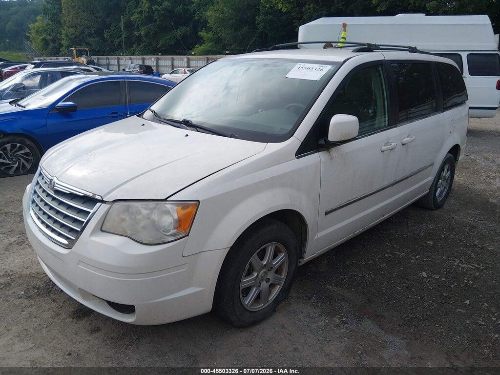 2A4RR5DX8AR267986 2010 CHRYSLER TOWN & COUNTRY photo no. 2