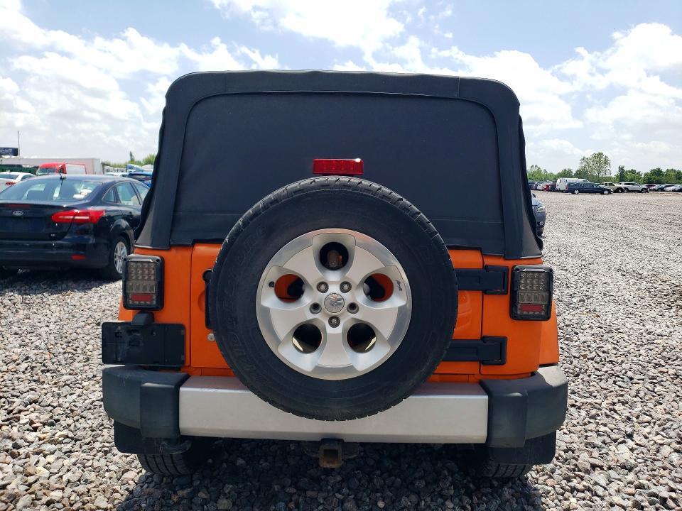 2013 JEEP WRANGLER UNLIMITED SAHARA — Фото 6 из 12