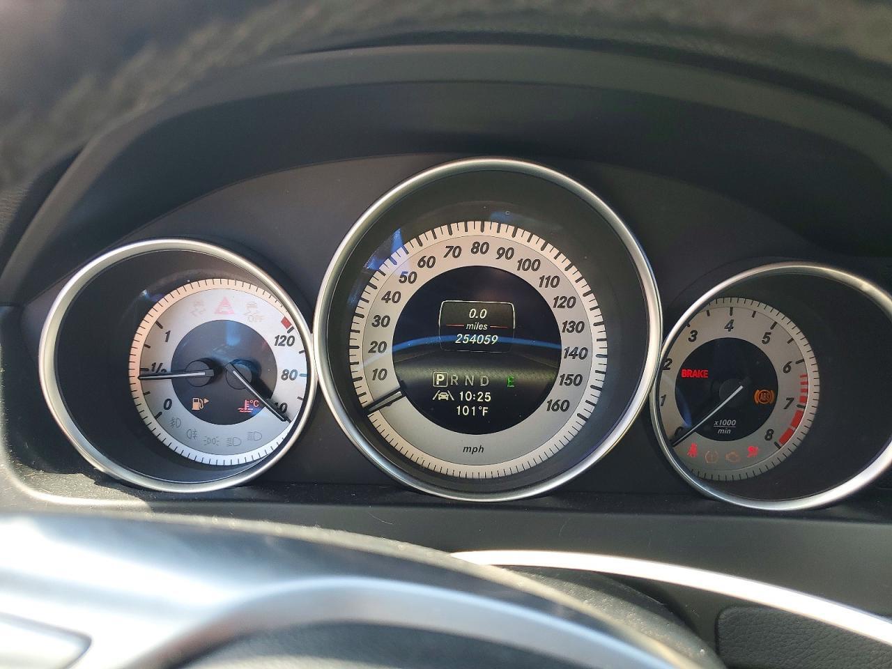 2013 MERCEDES-BENZ C 250 — Фото 9 из 12