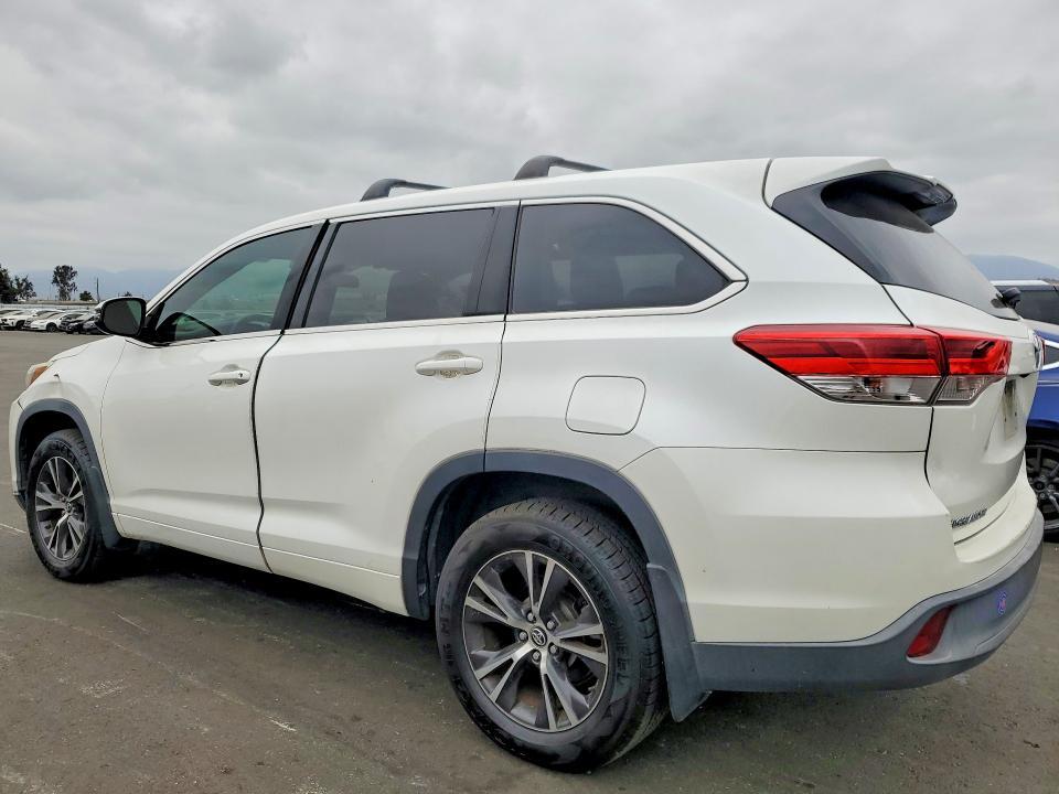 2018 TOYOTA HIGHLANDER LE — Фото 2 из 13